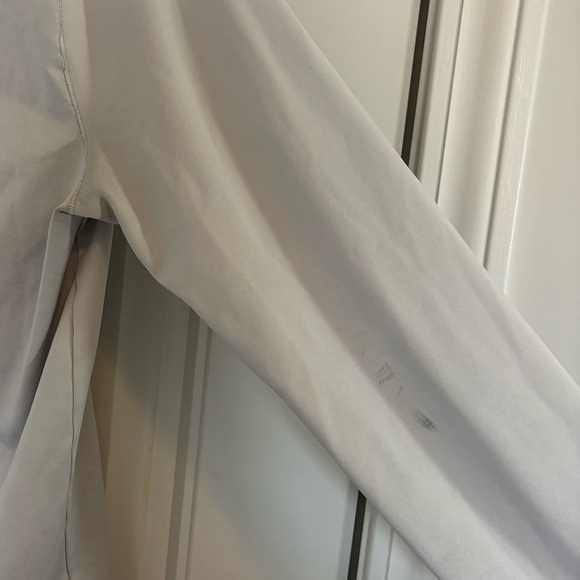 Under Armour Men's White Thermal Long Sleeve - Picture 4 of 4